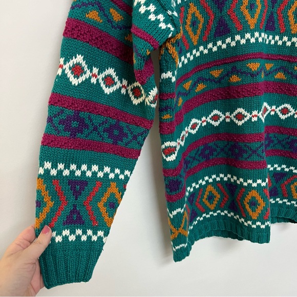 Hand Knit Vintage Roo Crossing Sweater Teal Pink Tribal Print V-Neck Size Small - Picture 4 of 6